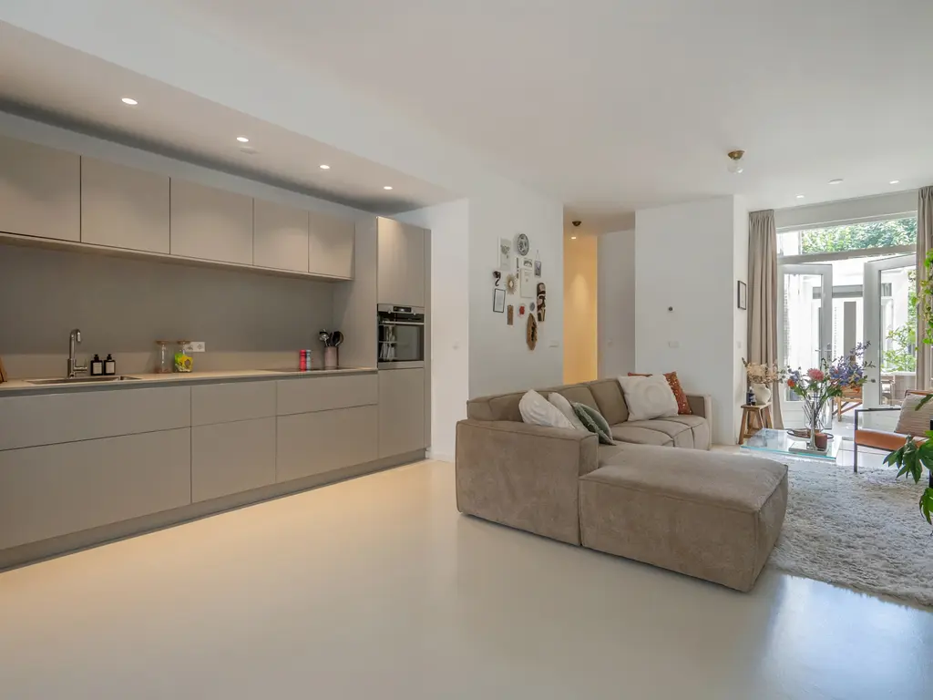 Hendrik van Deventerstraat 1A, 'S-GRAVENHAGE