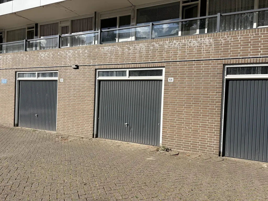 Prinses Annalaan 64 , LEIDSCHENDAM