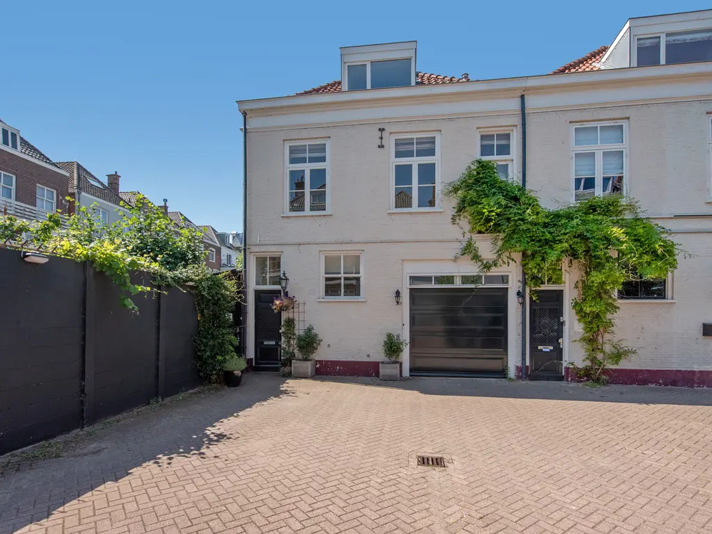 Sumatrastraat 271, 'S-GRAVENHAGE