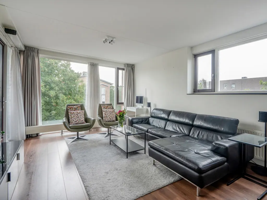 Dedemsvaartweg 614, 'S-GRAVENHAGE