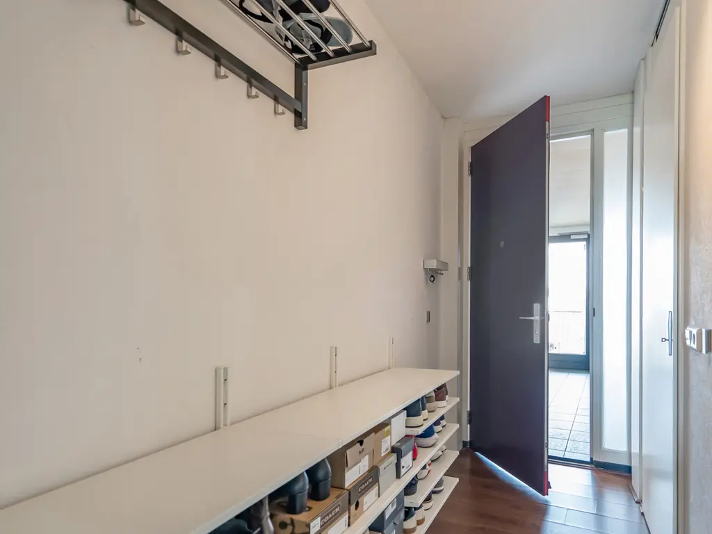 Dedemsvaartweg 614, 'S-GRAVENHAGE