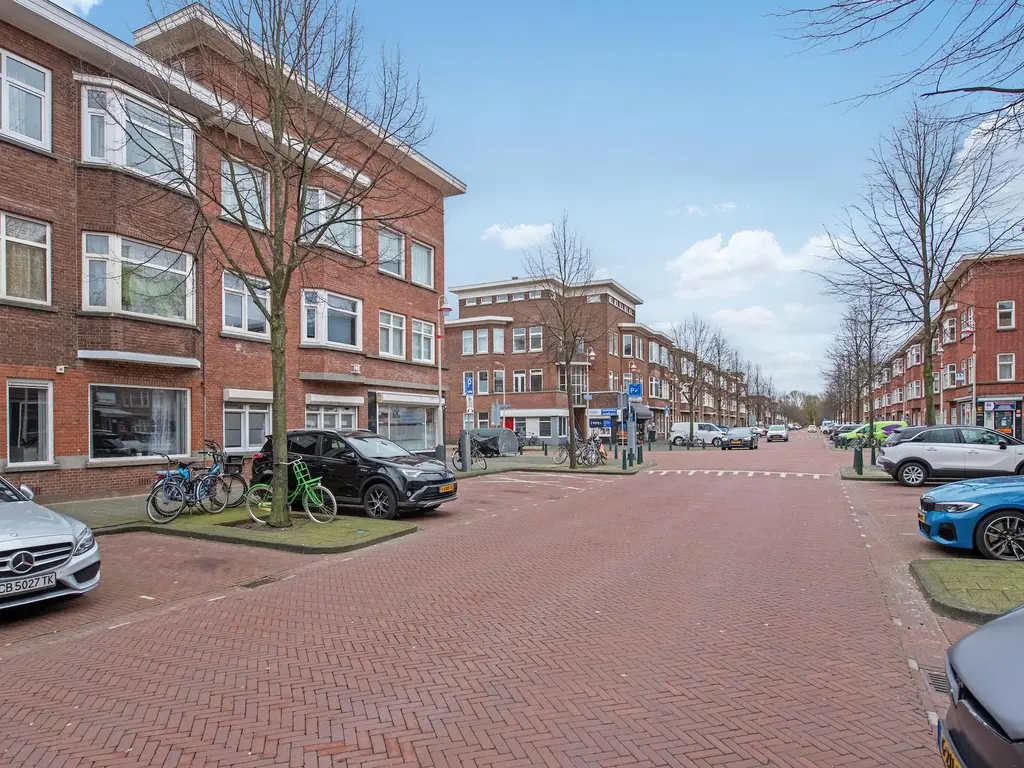 Van Zeggelenlaan 210, 'S-GRAVENHAGE