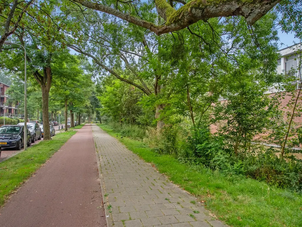 Geysterenweg 130, 'S-GRAVENHAGE