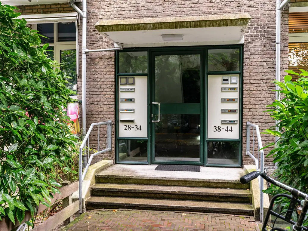 Louise Henriettestraat 30, 'S-GRAVENHAGE