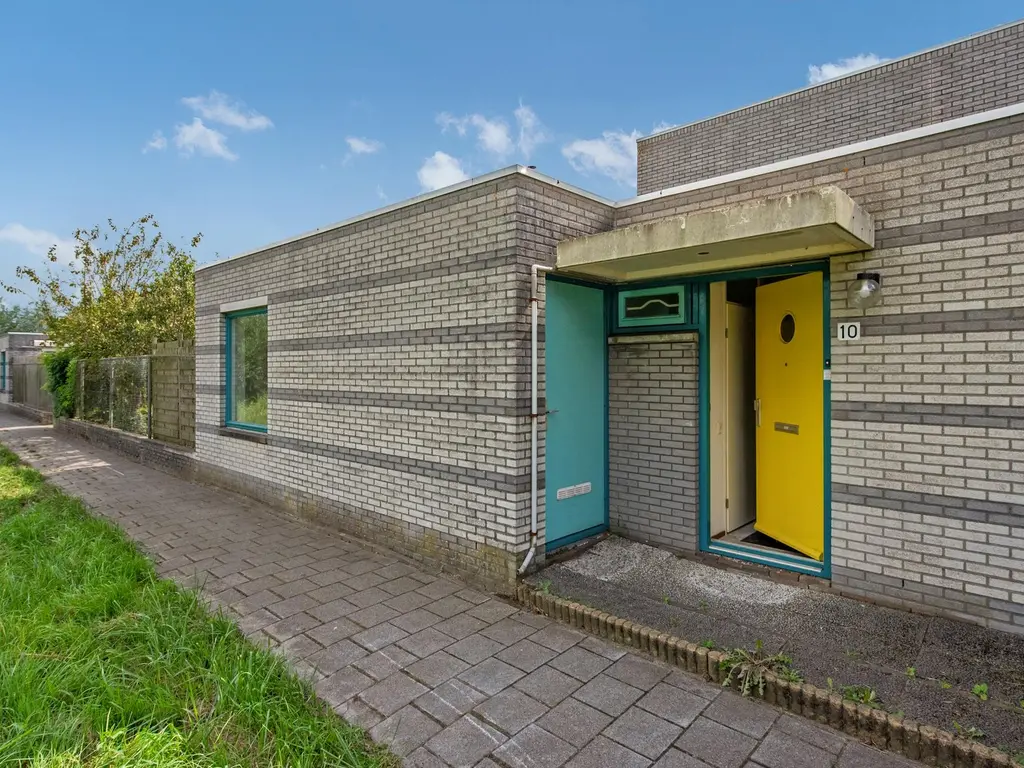 Oe Thantstraat 10, DELFT