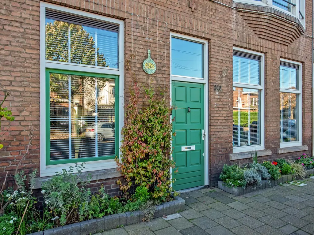 Goudenregenstraat 242, 'S-GRAVENHAGE