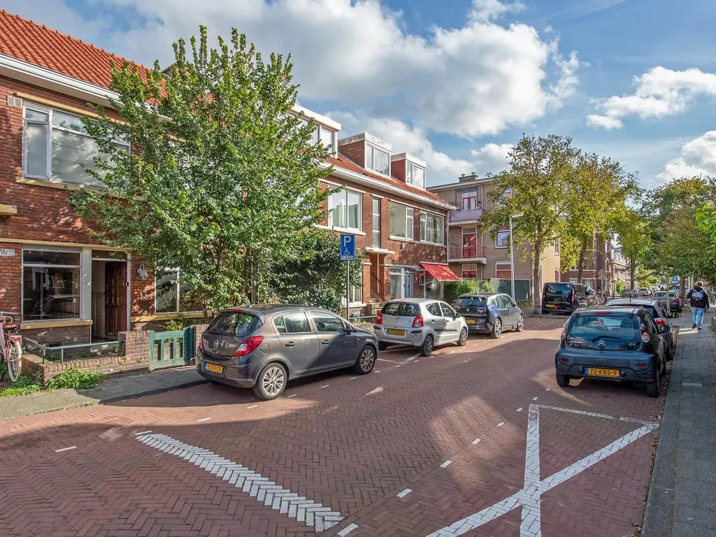 Leersumstraat 54, 'S-GRAVENHAGE