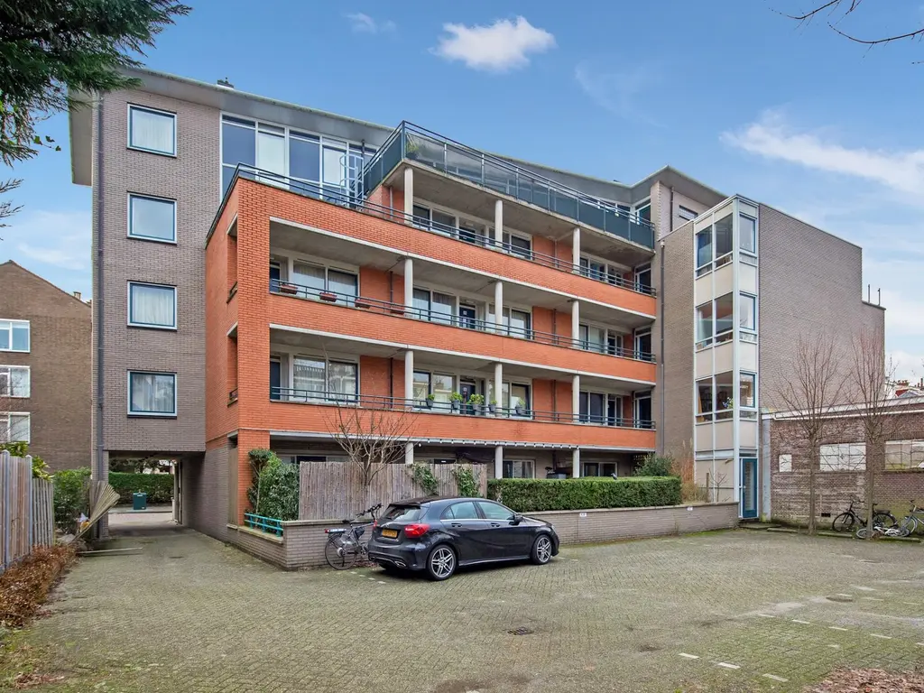 2e De Carpentierstraat 141A, 'S-GRAVENHAGE