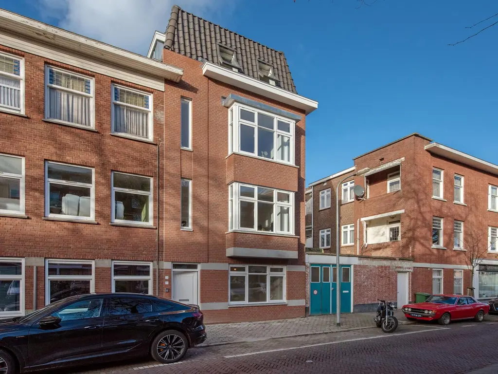 Linnaeusstraat 1, 'S-GRAVENHAGE