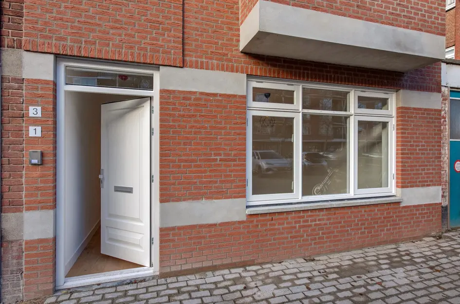 Linnaeusstraat 1