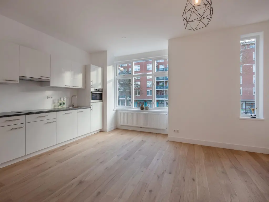 Linnaeusstraat 1, 'S-GRAVENHAGE