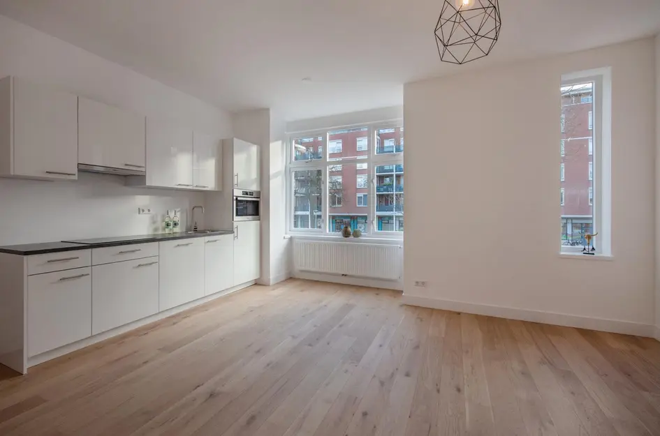Linnaeusstraat 1