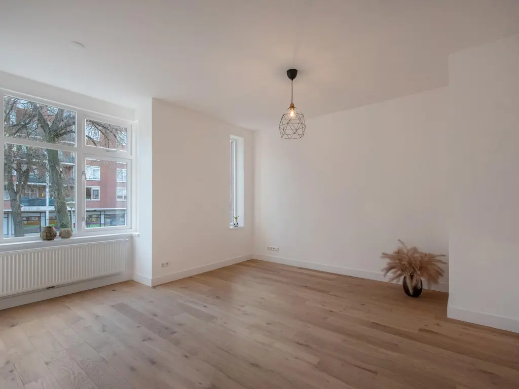 Linnaeusstraat 1, 'S-GRAVENHAGE