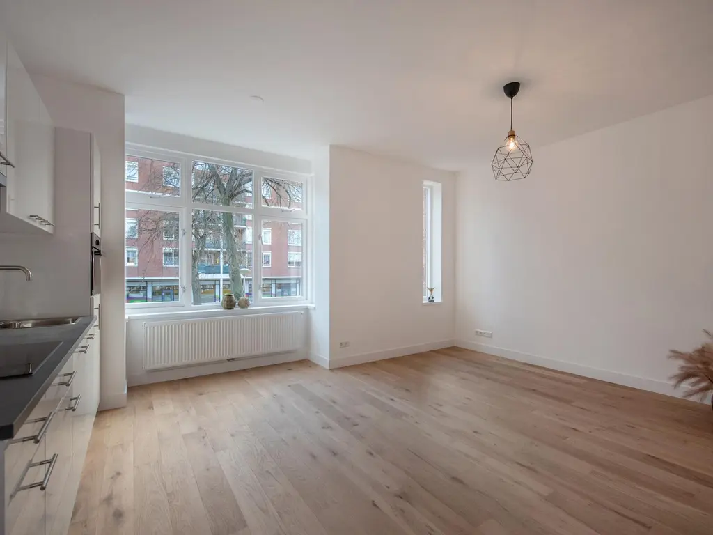 Linnaeusstraat 1, 'S-GRAVENHAGE