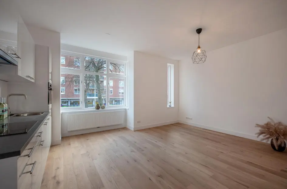 Linnaeusstraat 1