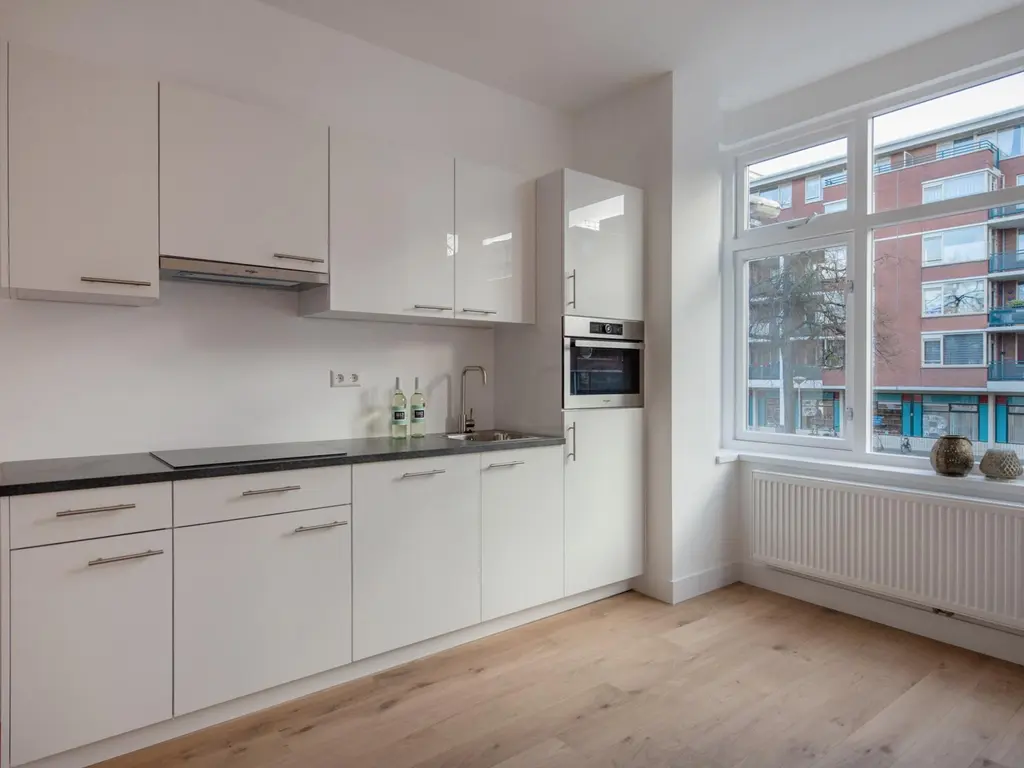Linnaeusstraat 1, 'S-GRAVENHAGE