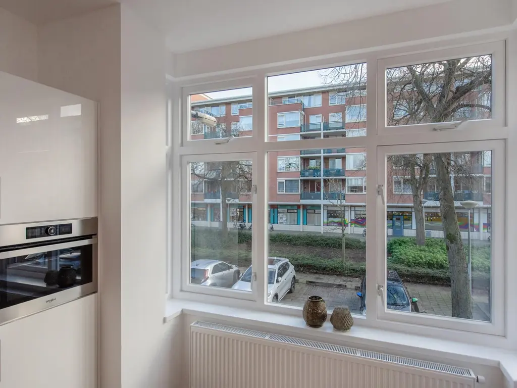 Linnaeusstraat 1, 'S-GRAVENHAGE