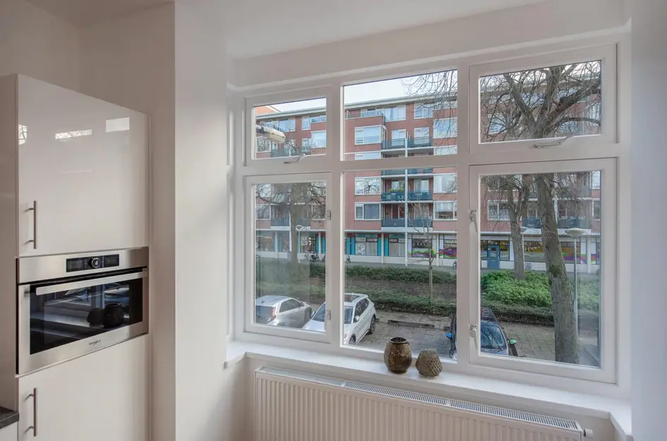 Linnaeusstraat 1