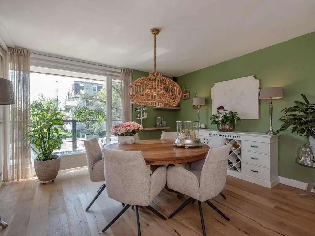 Dedemsvaartweg 526, 'S-GRAVENHAGE