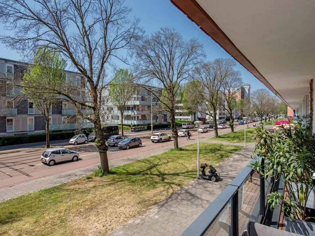 Dedemsvaartweg 526, 'S-GRAVENHAGE