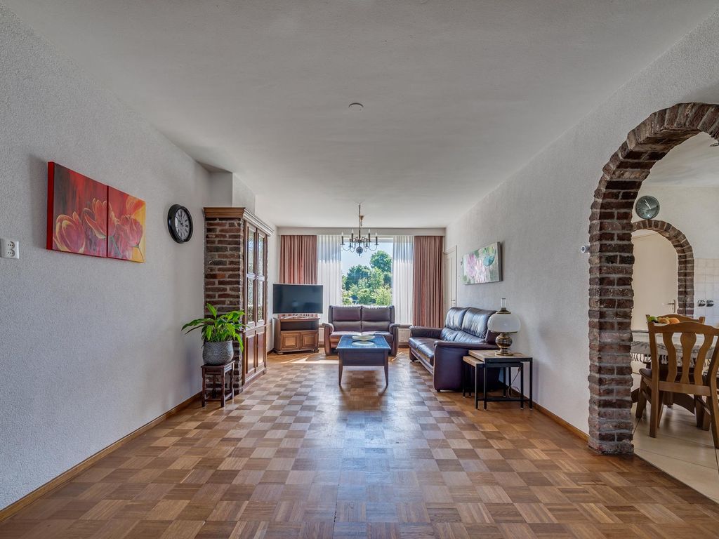 Rijksweg 66B, VELDEN