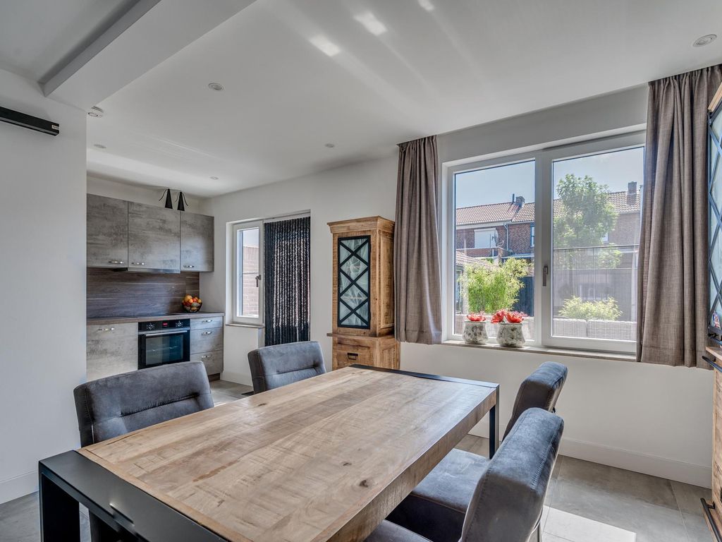 Merelstraat 17, TEGELEN