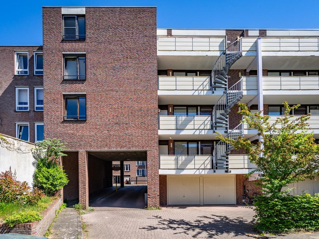 Deken van Oppensingel 95, VENLO