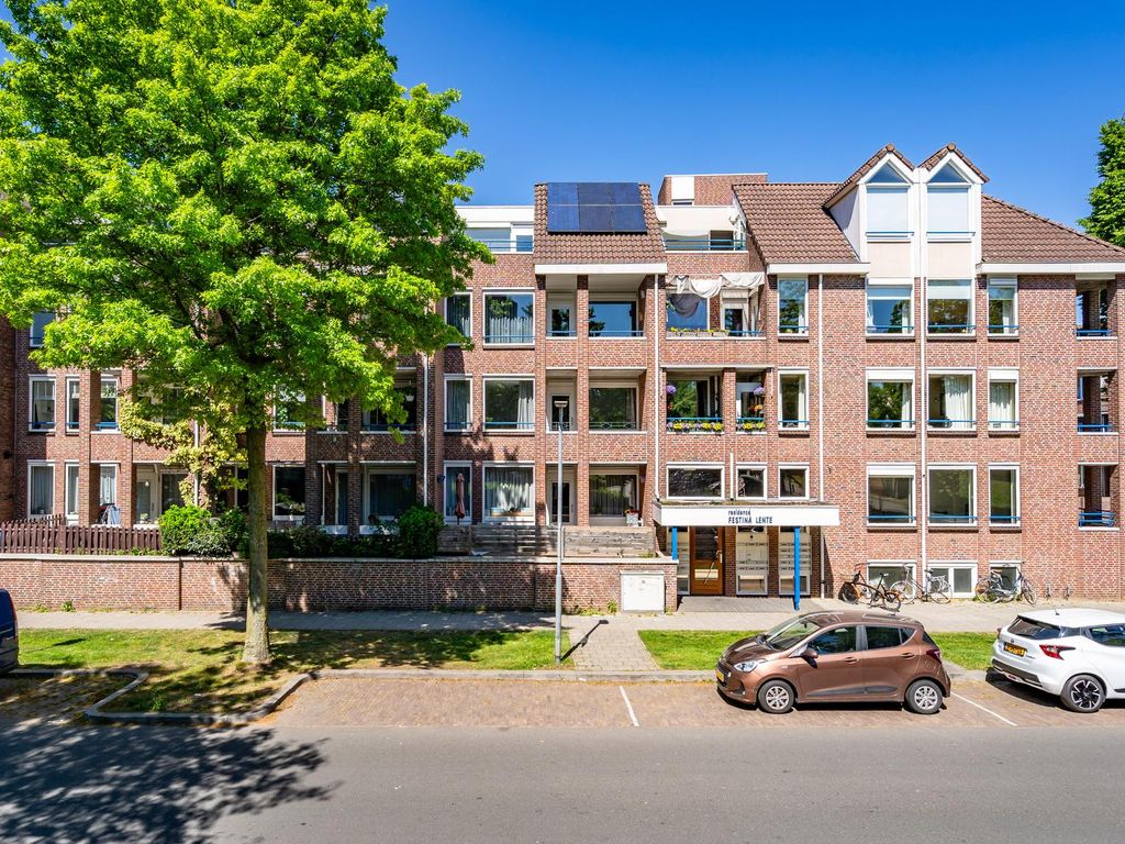 Deken van Oppensingel 95, VENLO