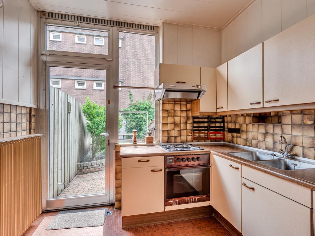 van Cleefstraat 32, VENLO