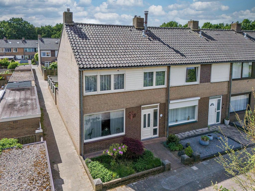 Graaf Hendrik van den Bergstraat 8, VENLO