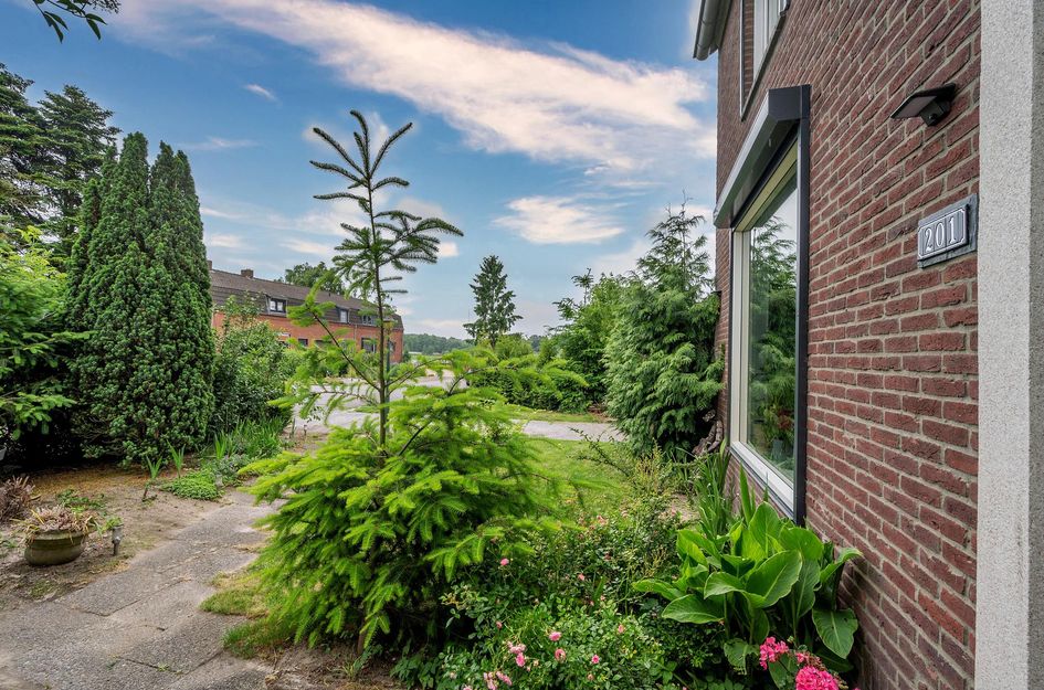 Middenweg 201