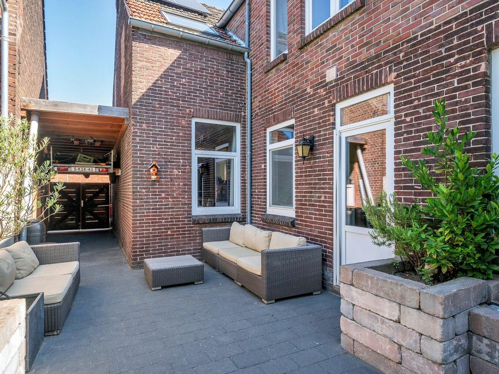 Hoogstraat 19, TEGELEN