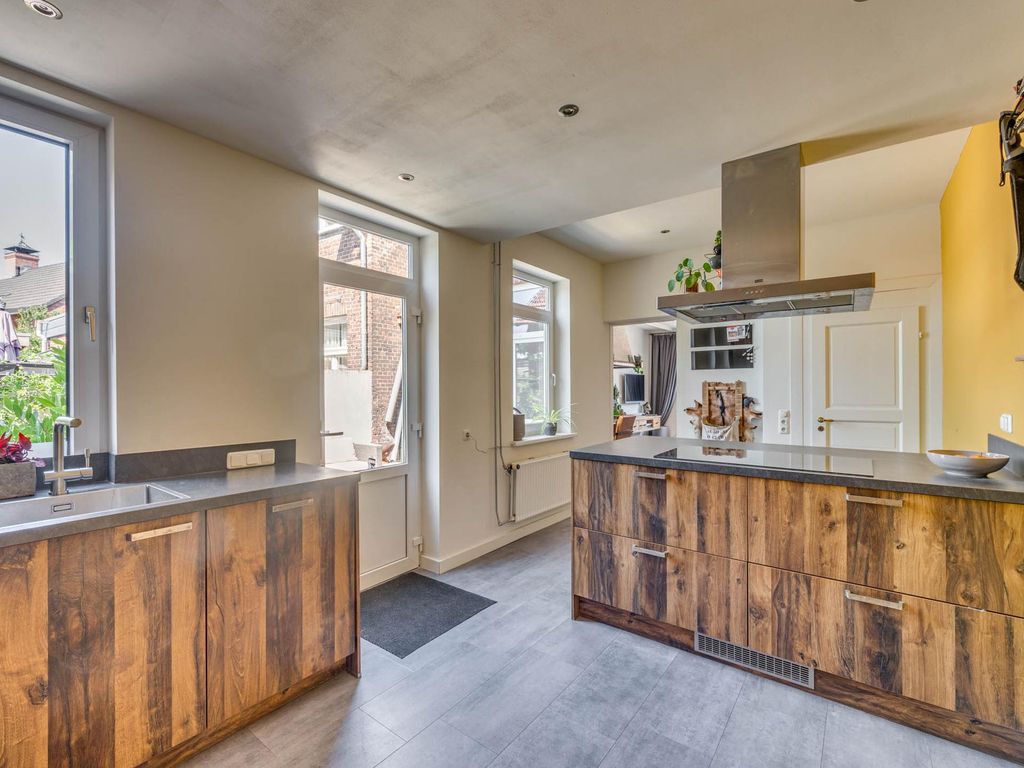 Hoogstraat 19, TEGELEN