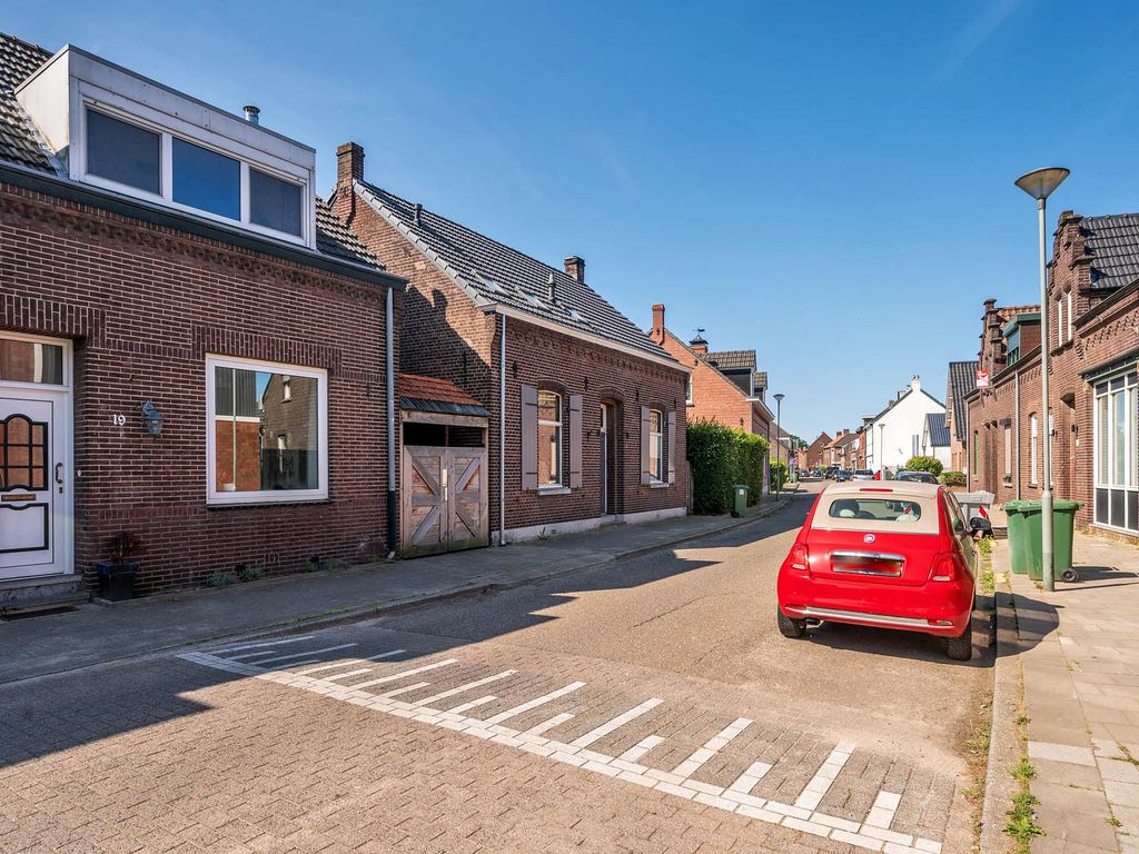 Hoogstraat 19, TEGELEN