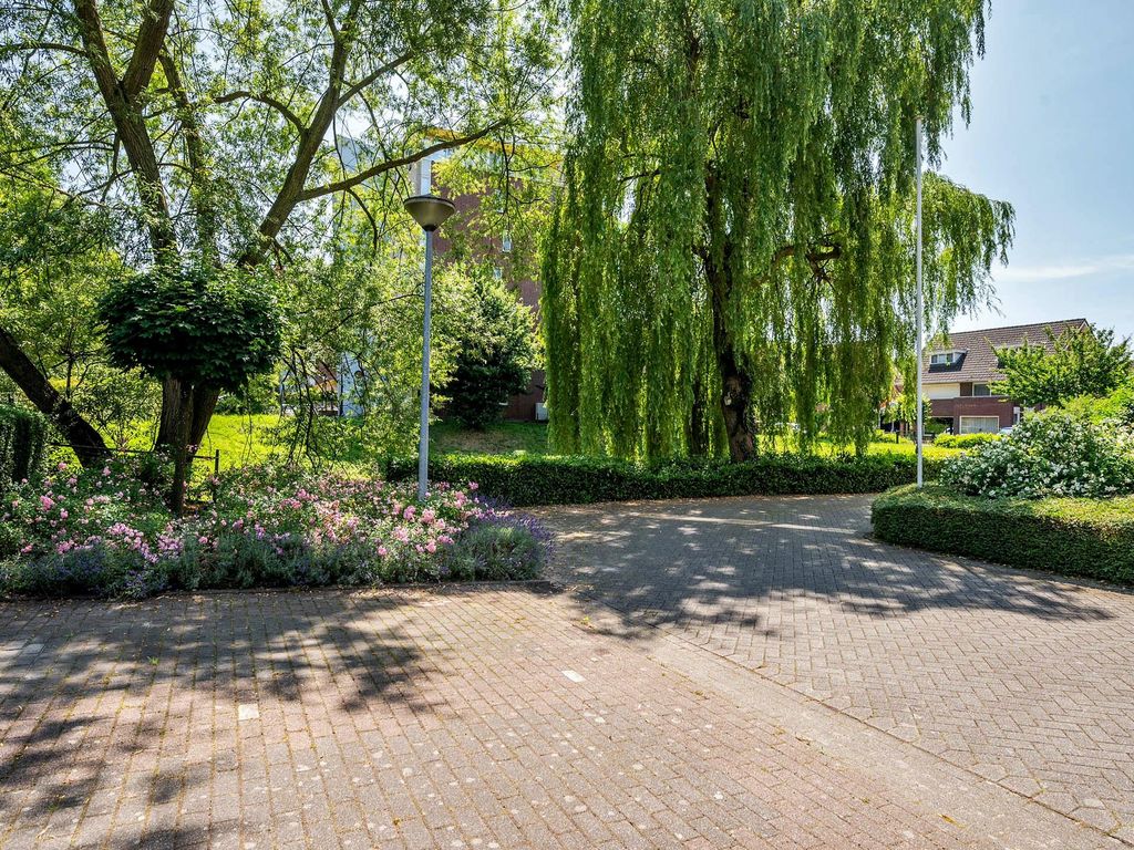 Veldzuring 21, VENLO