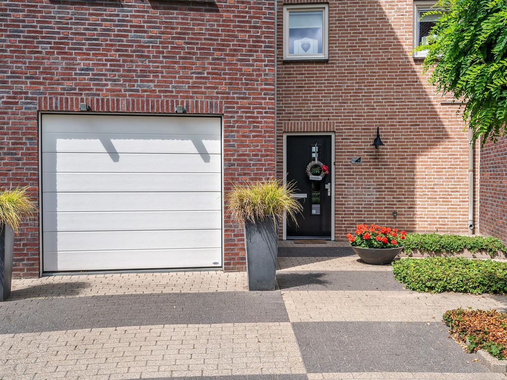Watermunt 144, TEGELEN
