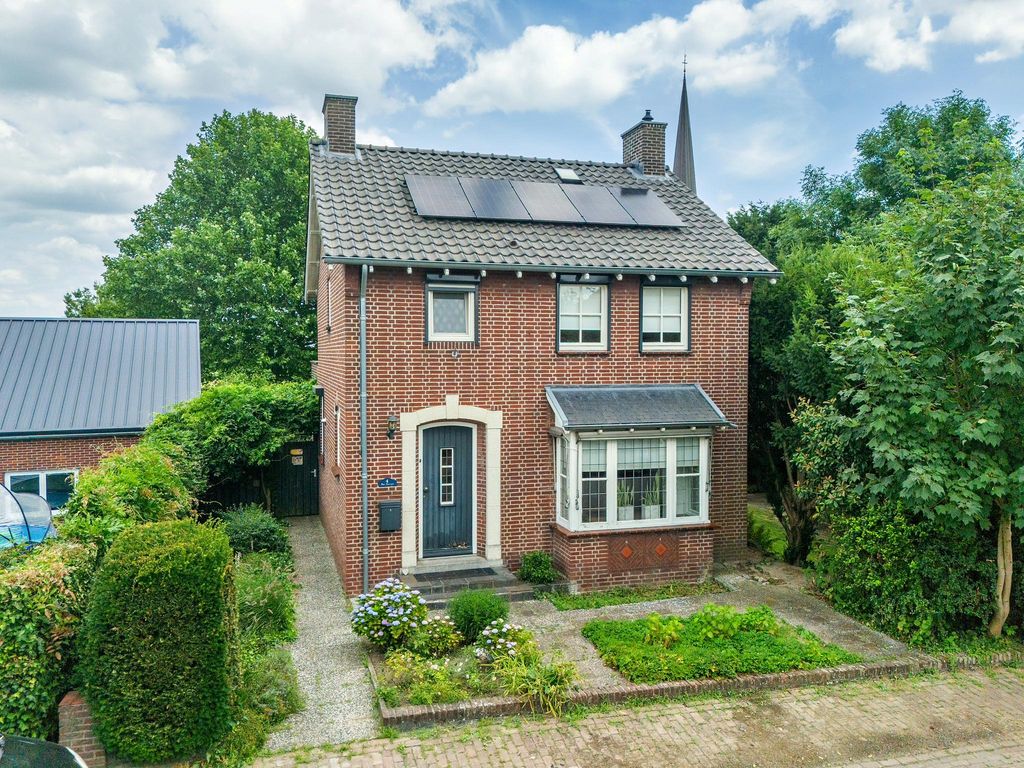 Pastoorstraat 4, GRUBBENVORST
