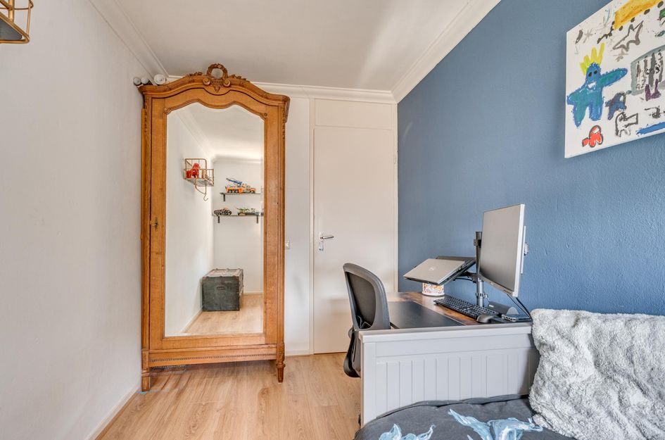 Requesensstraat 31