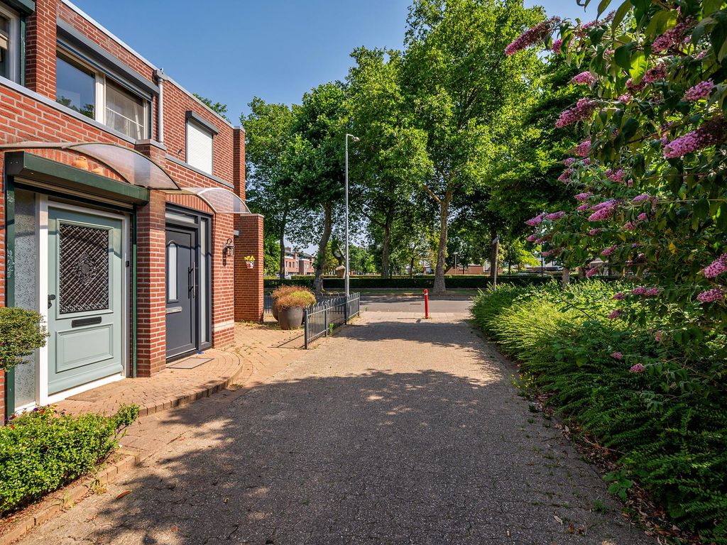 Requesensstraat 31, VENLO