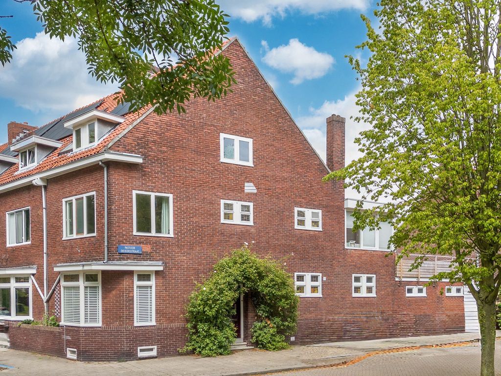 Pastoor Deckersstraat 1, VENLO