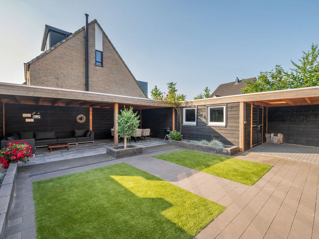 Rembrandtstraat 33, BAARLO
