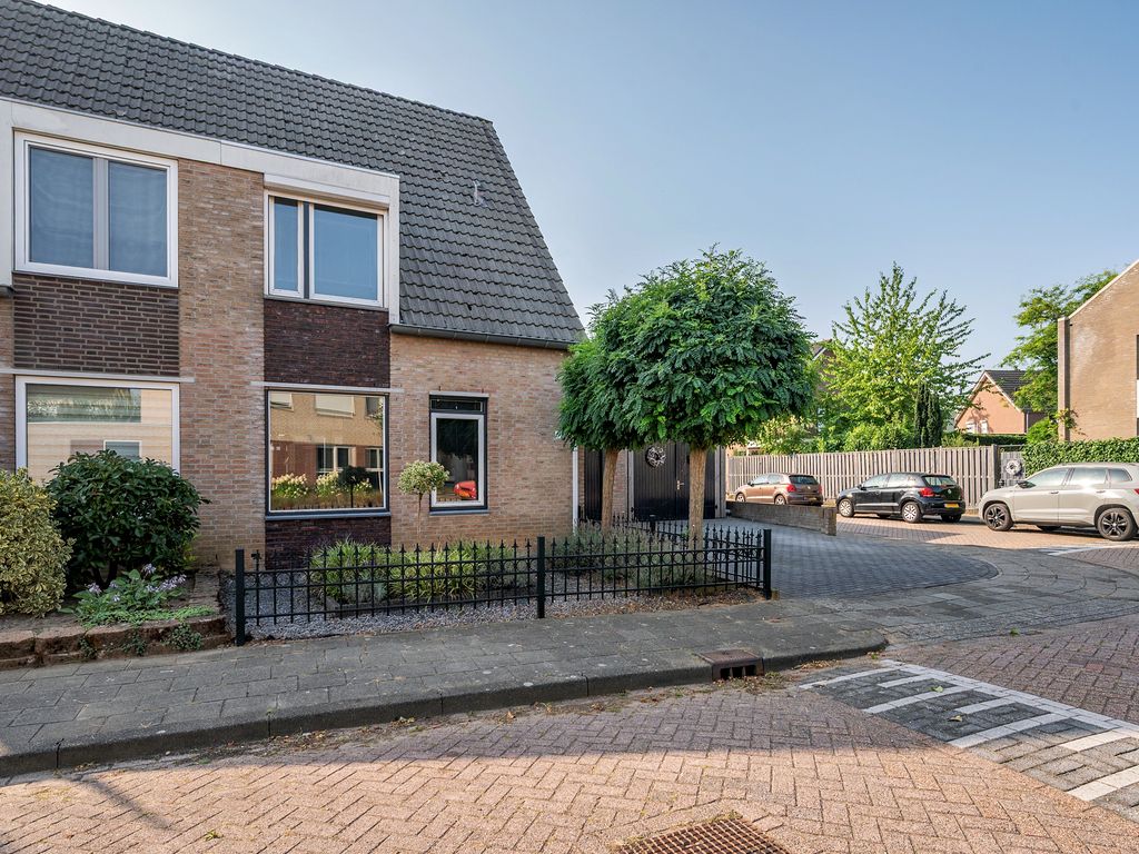 Rembrandtstraat 33, BAARLO
