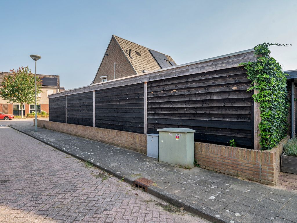 Rembrandtstraat 33, BAARLO