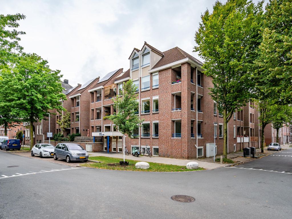 Deken van Oppensingel 107, VENLO