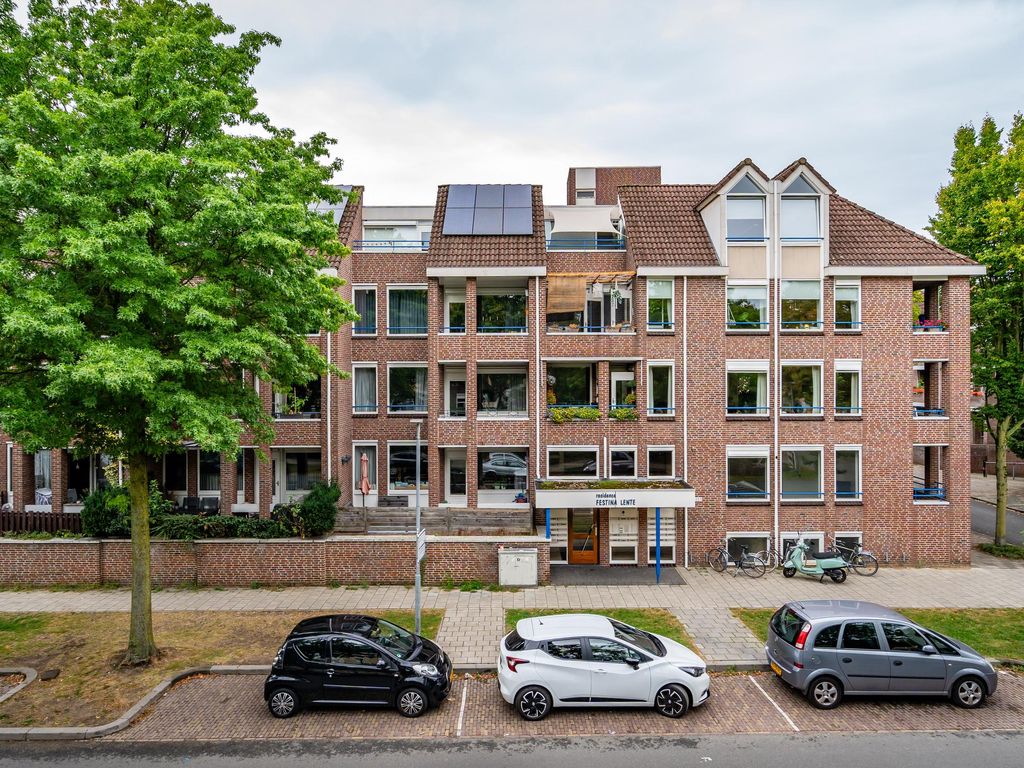 Deken van Oppensingel 107, VENLO