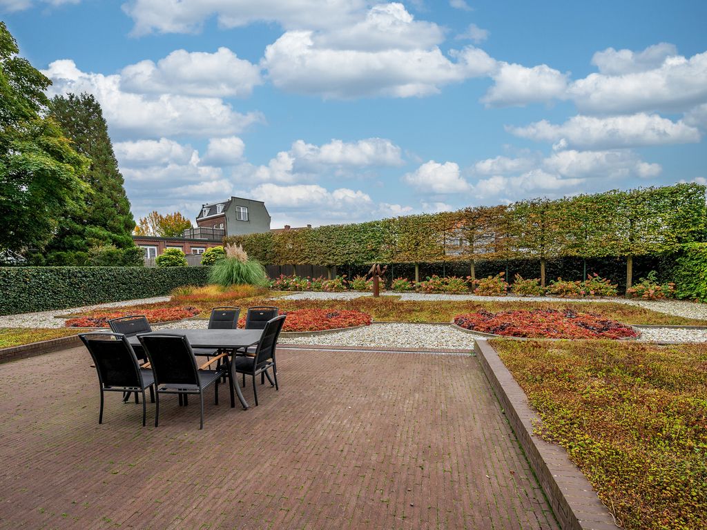 Burgemeester van Rijnsingel 2F, VENLO