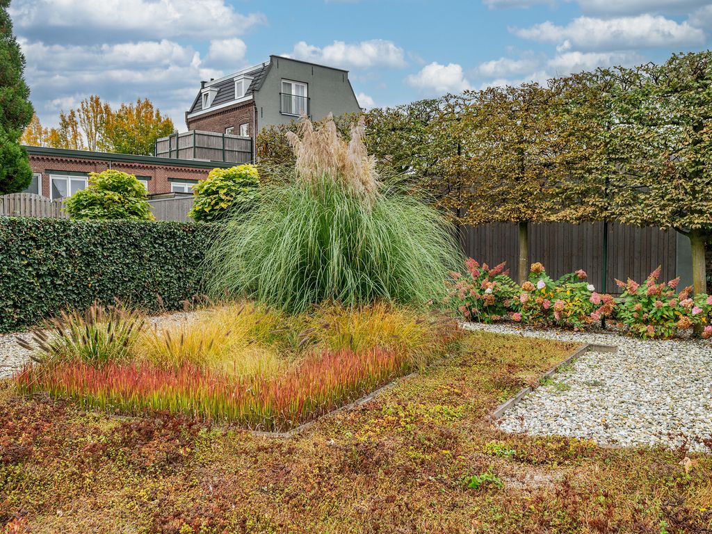 Burgemeester van Rijnsingel 2F, VENLO