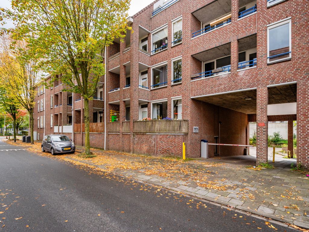 Deken van Oppensingel 81, VENLO