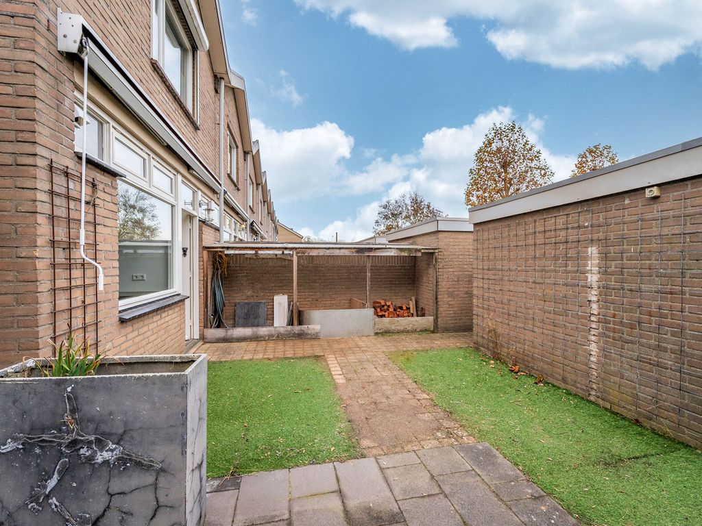 Potkuilenstraat 64, TEGELEN