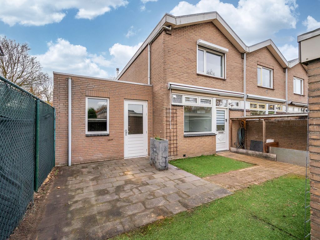 Potkuilenstraat 64, TEGELEN